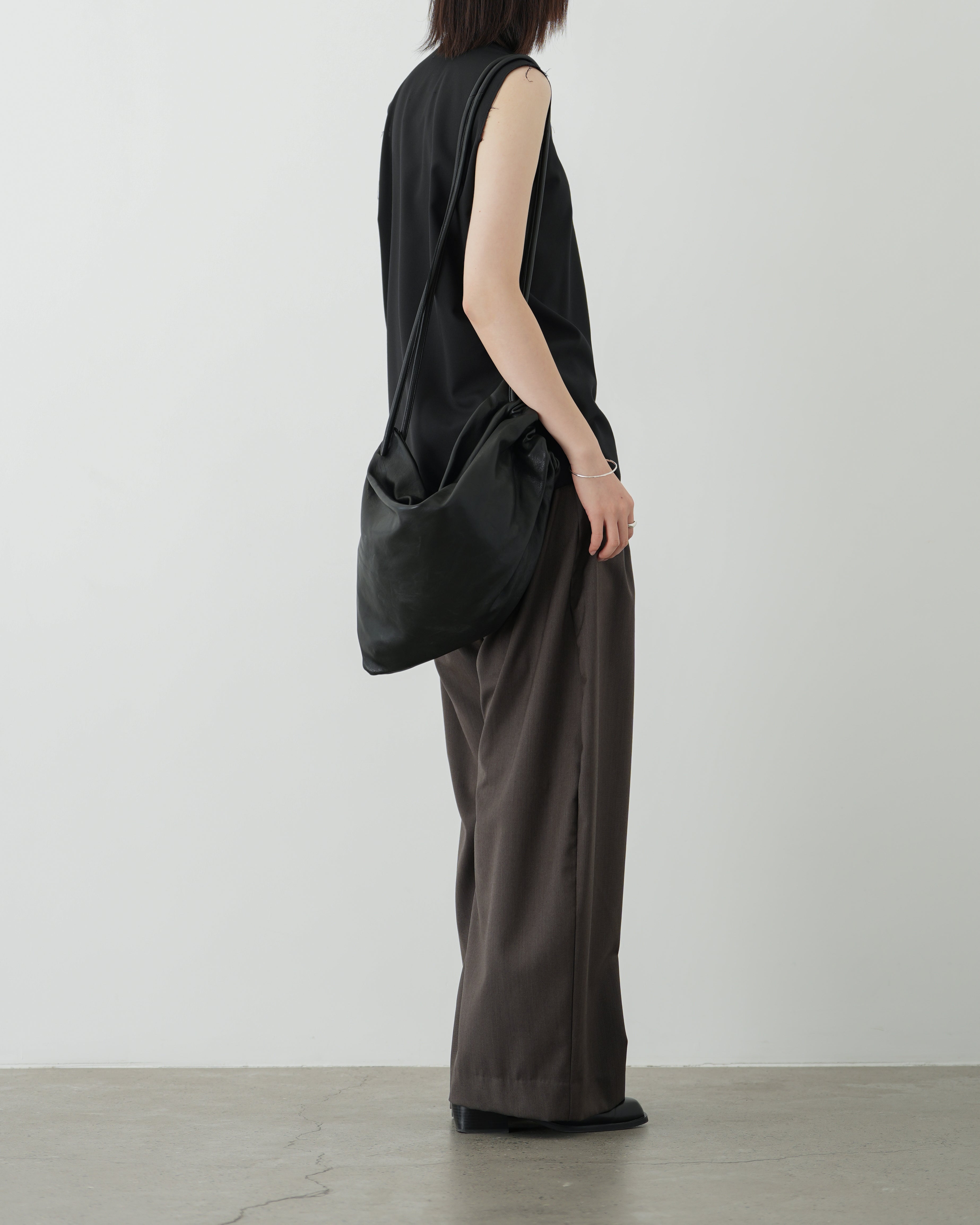 BLACK SUMMER WOOL SLEEVELESS SHIRT