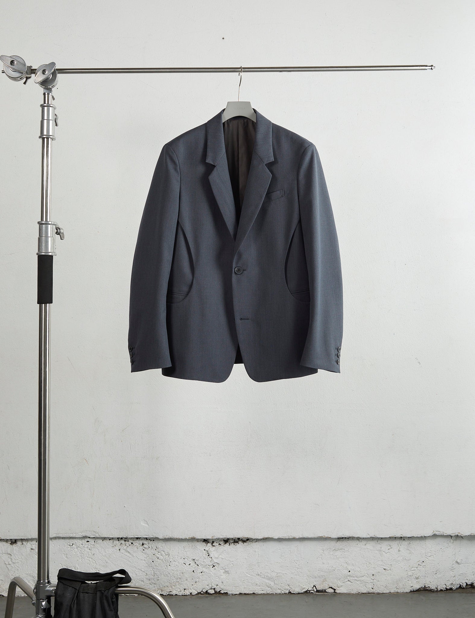 CHARCOAL PANELLED SINGLE-BREASTED BLAZER