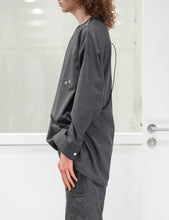 Load image into Gallery viewer, GREY OFF SCALE SUITING CINCHED SHIRT
