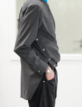 Load image into Gallery viewer, GREY OFF SCALE SUITING CINCHED SHIRT
