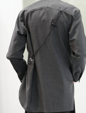 Load image into Gallery viewer, GREY OFF SCALE SUITING CINCHED SHIRT
