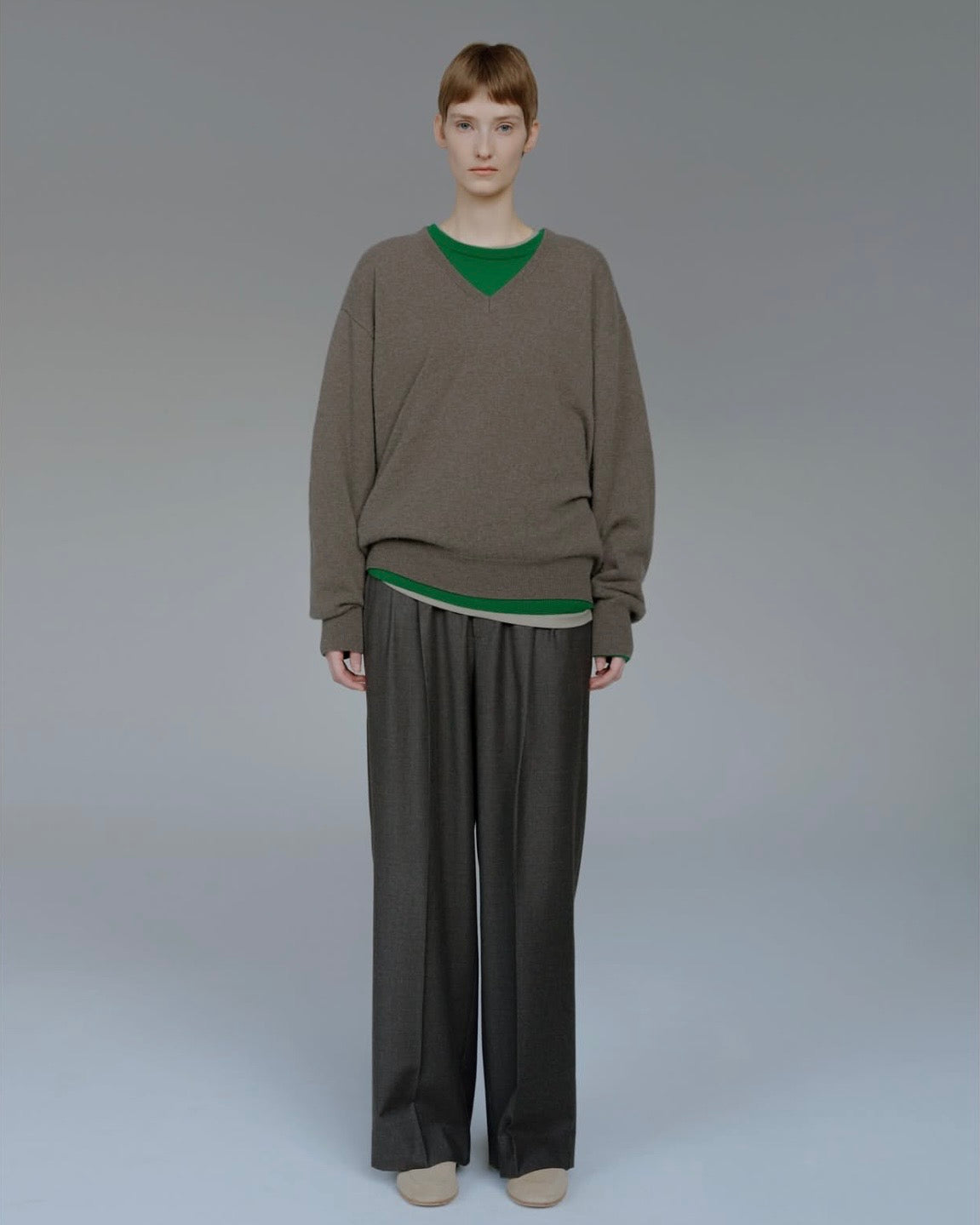 TAUPE PURE CASHMERE KNIT V NECK LS