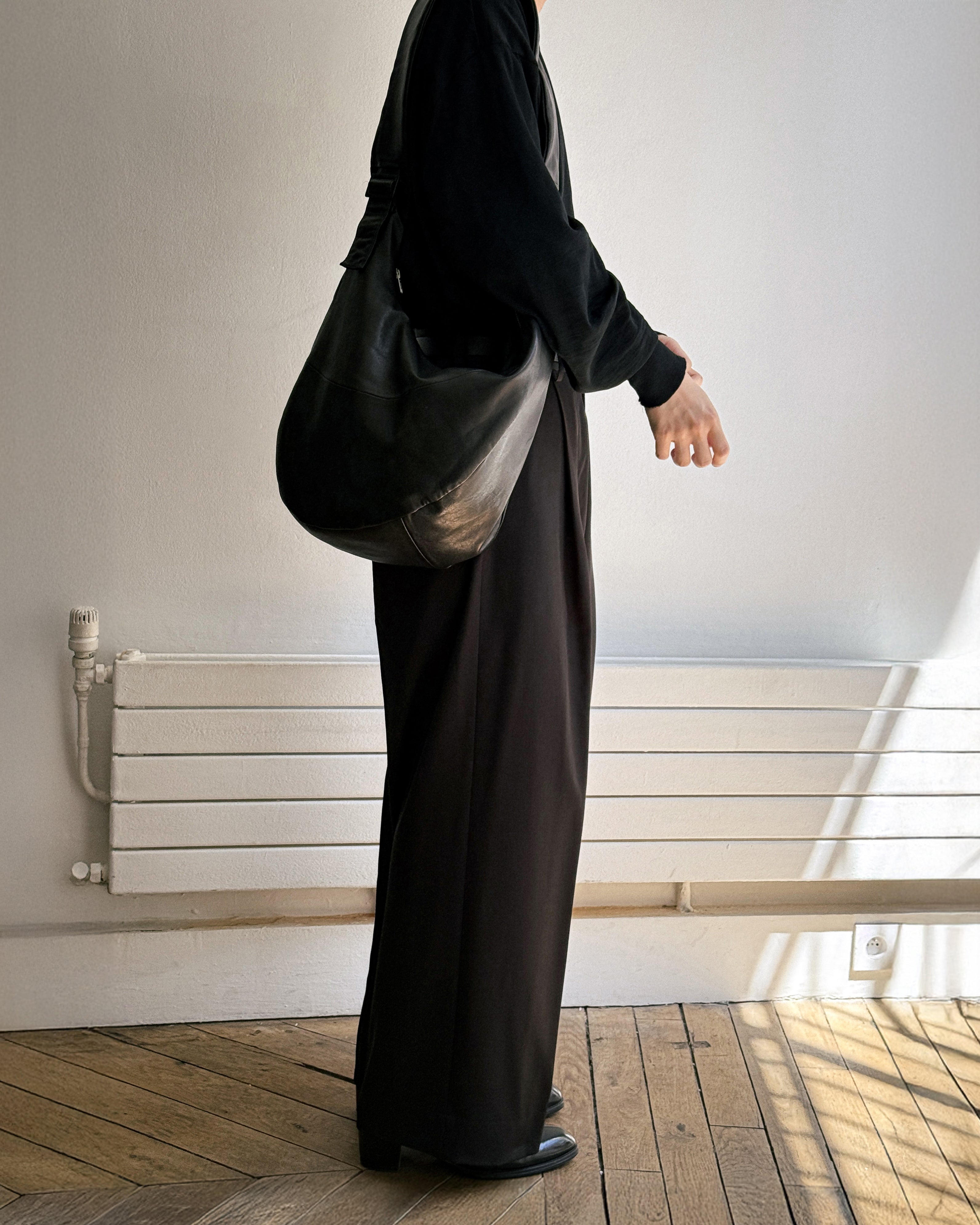 ssstein BLACK TWIST SHOULDER BAG