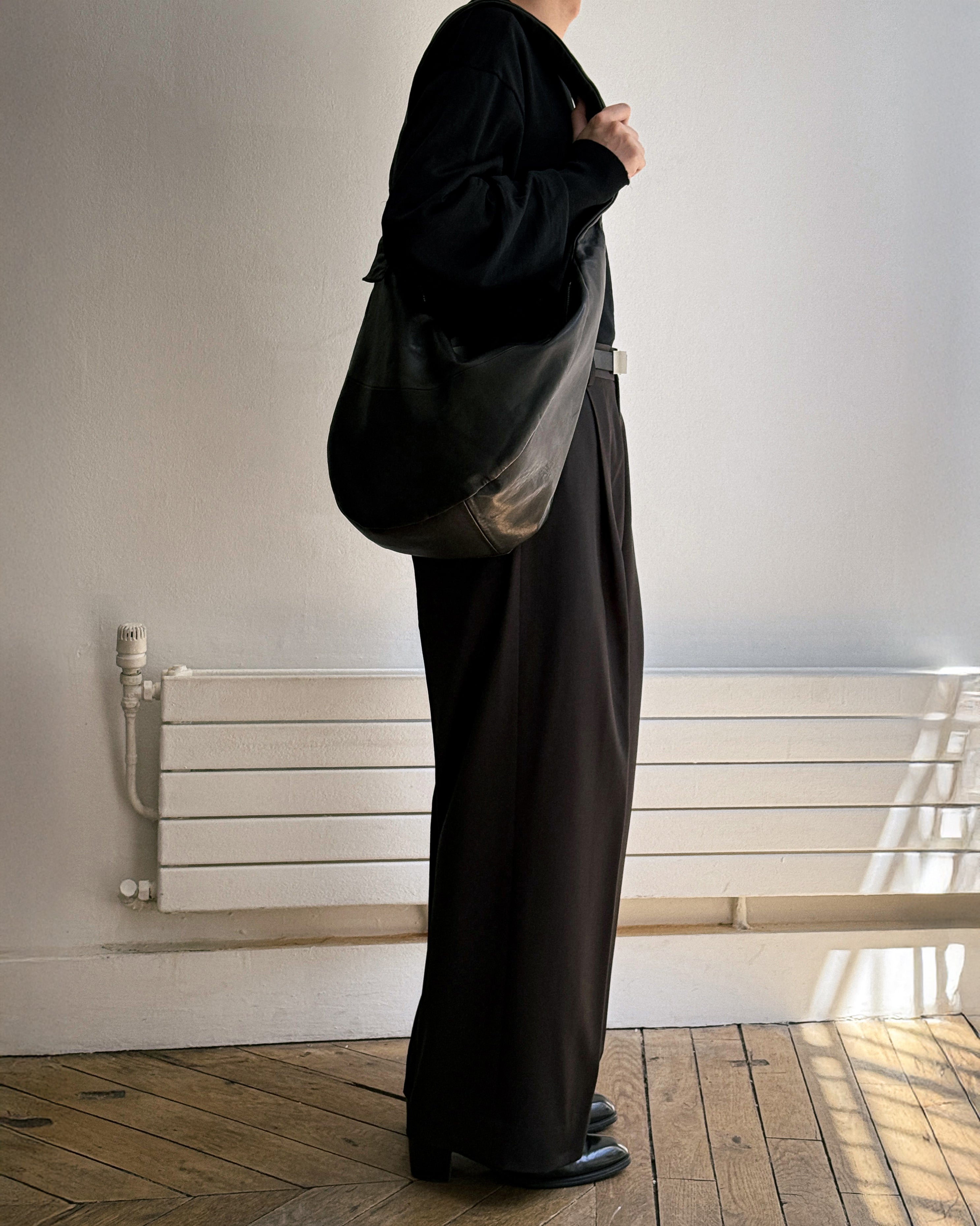 ssstein BLACK TWIST SHOULDER BAG