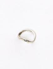 Load image into Gallery viewer, SILVER HAMMER-CRAFTED SQUARE TUBE RING A
