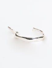 Load image into Gallery viewer, SILVER HAMMER-CRAFTED BANGLE (THICK)
