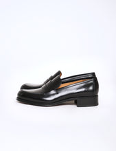 Load image into Gallery viewer, BLACK CROMO CALF LEATHER PENNY LOAFER
