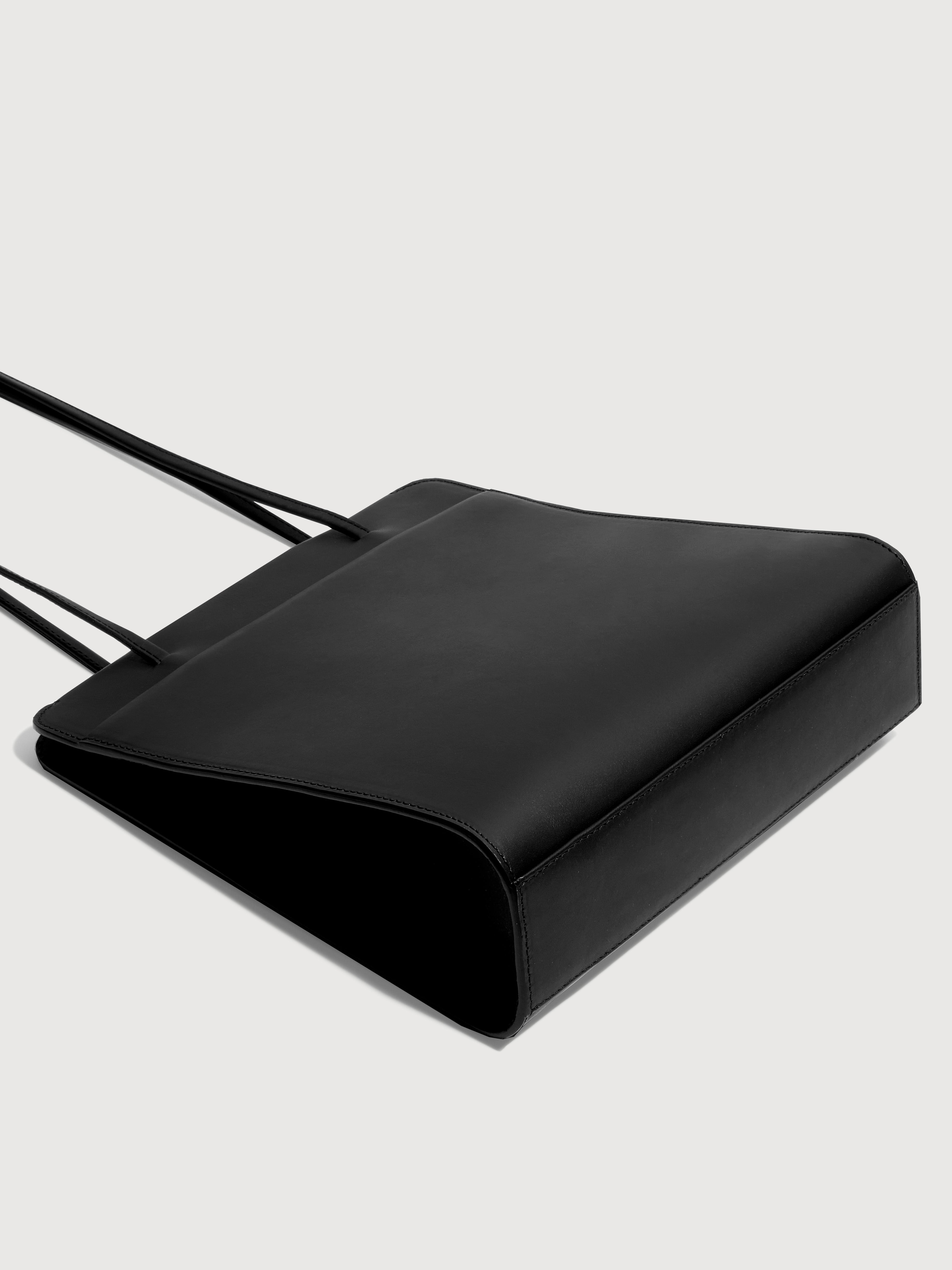 NOIR BLACK CALF LEATHER LISSE BAG