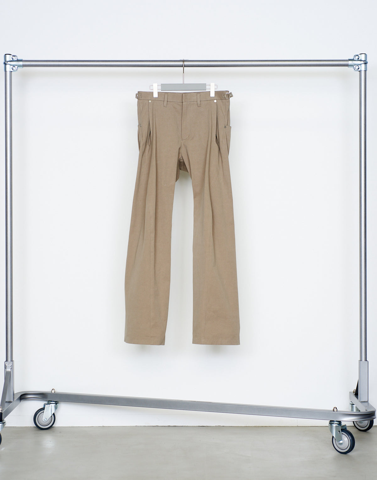 BEIGE 3D TWISTED CHINO PANTS