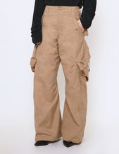 Load image into Gallery viewer, BEIGE 3D TWISTED CARGO PANTS
