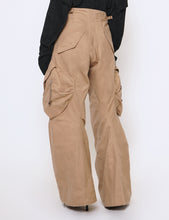 Load image into Gallery viewer, BEIGE 3D TWISTED CARGO PANTS
