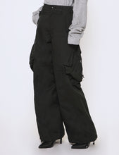 Load image into Gallery viewer, BLACK 3D TWISTED CARGO PANTS
