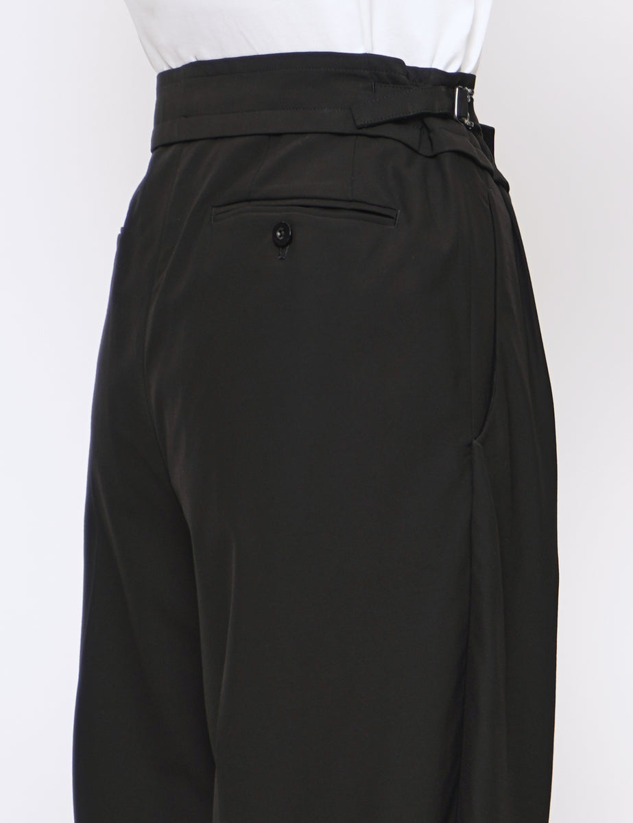 IRENISA BLACK TWO TUCKS WIDE PANTS – GRAPH LAYER