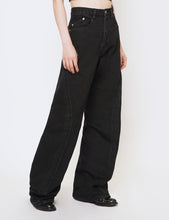 Load image into Gallery viewer, FADED BLACK 3D TWISTED REGULAR JEANS
