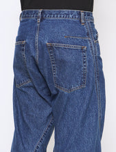 Load image into Gallery viewer, FADED INDIGO 3D TWISTED WIDE LEG JEANS
