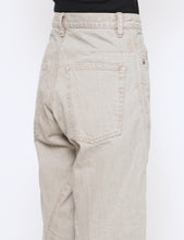 Load image into Gallery viewer, FADED TAN 3D TWISTED JEANS
