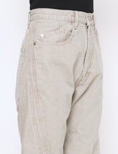 Load image into Gallery viewer, FADED TAN 3D TWISTED JEANS
