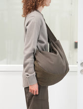 Load image into Gallery viewer, SAND X DIRTY YELLOW CORDURA HERRINGBONE ZIPPED LIDIA BAG
