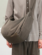 Load image into Gallery viewer, SAND X DIRTY YELLOW CORDURA HERRINGBONE ZIPPED LIDIA BAG
