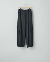 Load image into Gallery viewer, BLACK CARGO POCKET WIDE EASY TROUSERS
