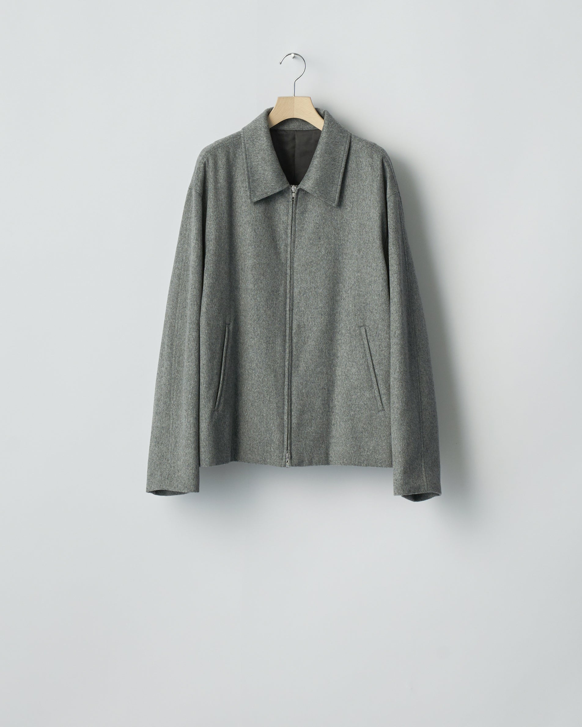 GREY W/CA BEAVER ZIP SHORT JACKET