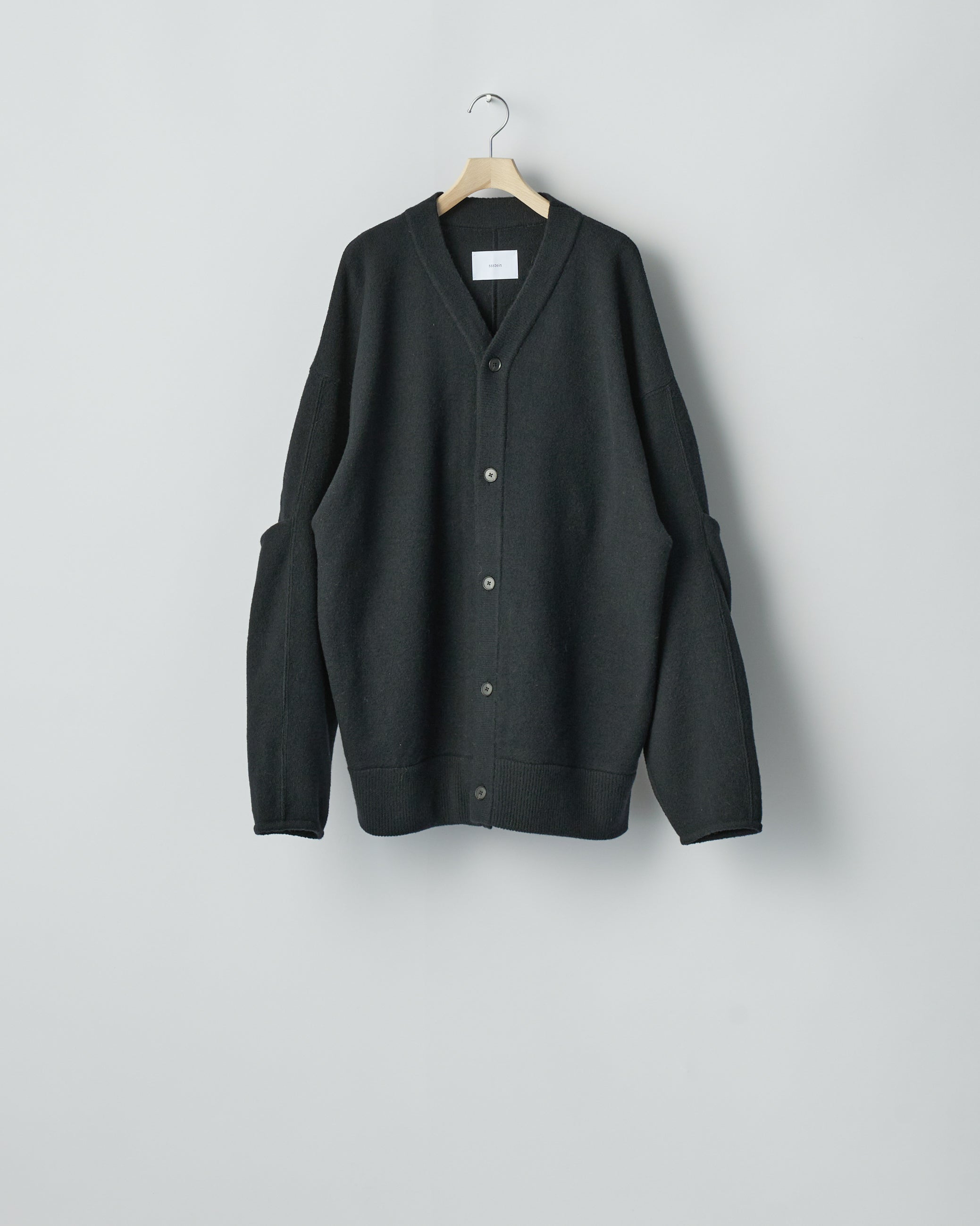 BLACK EXTRA FINE WOOL KNIT TUCKED CARDIGAN