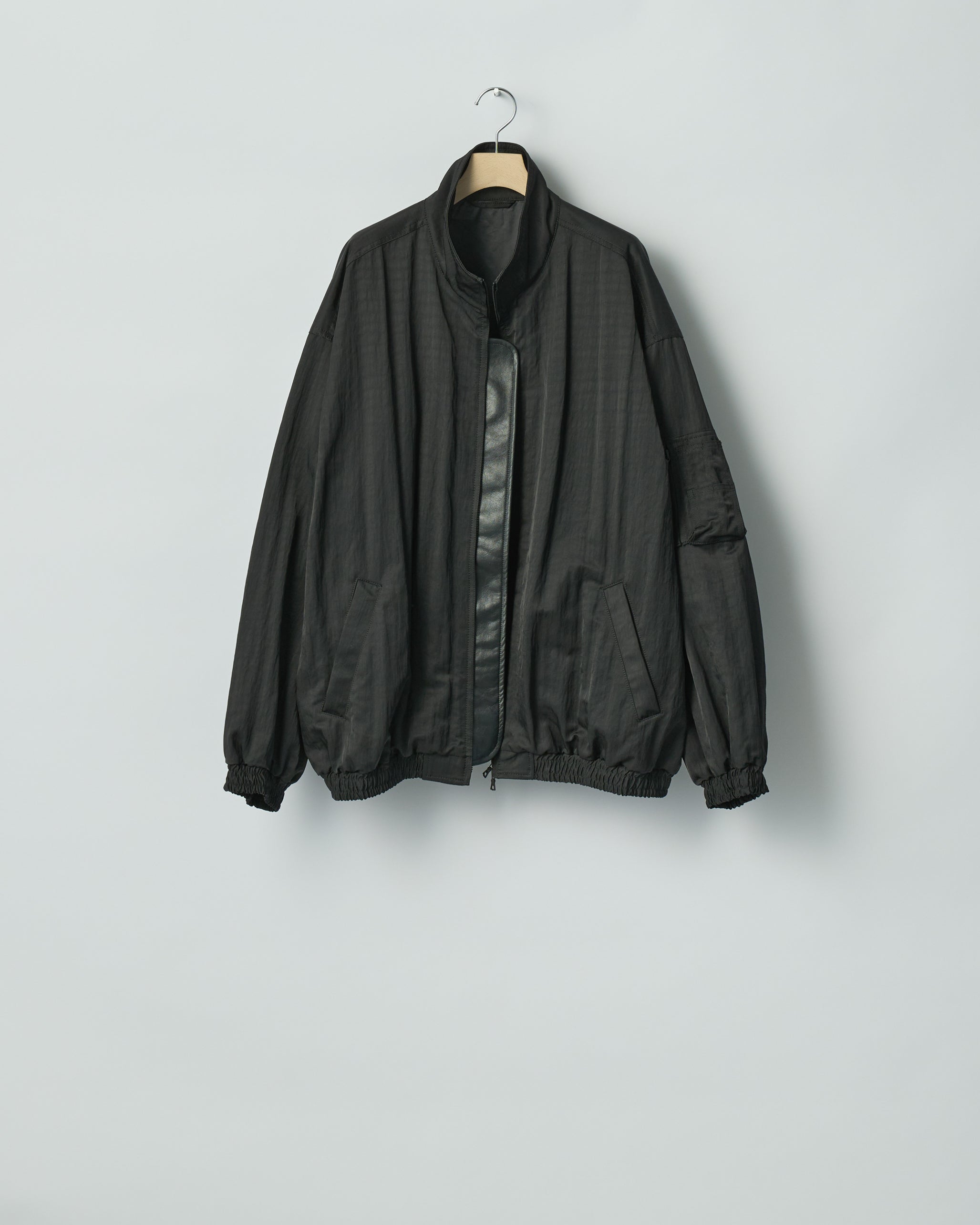 BLACK SHRUNK NYLON OVERSIZED FLIGHT JACKET