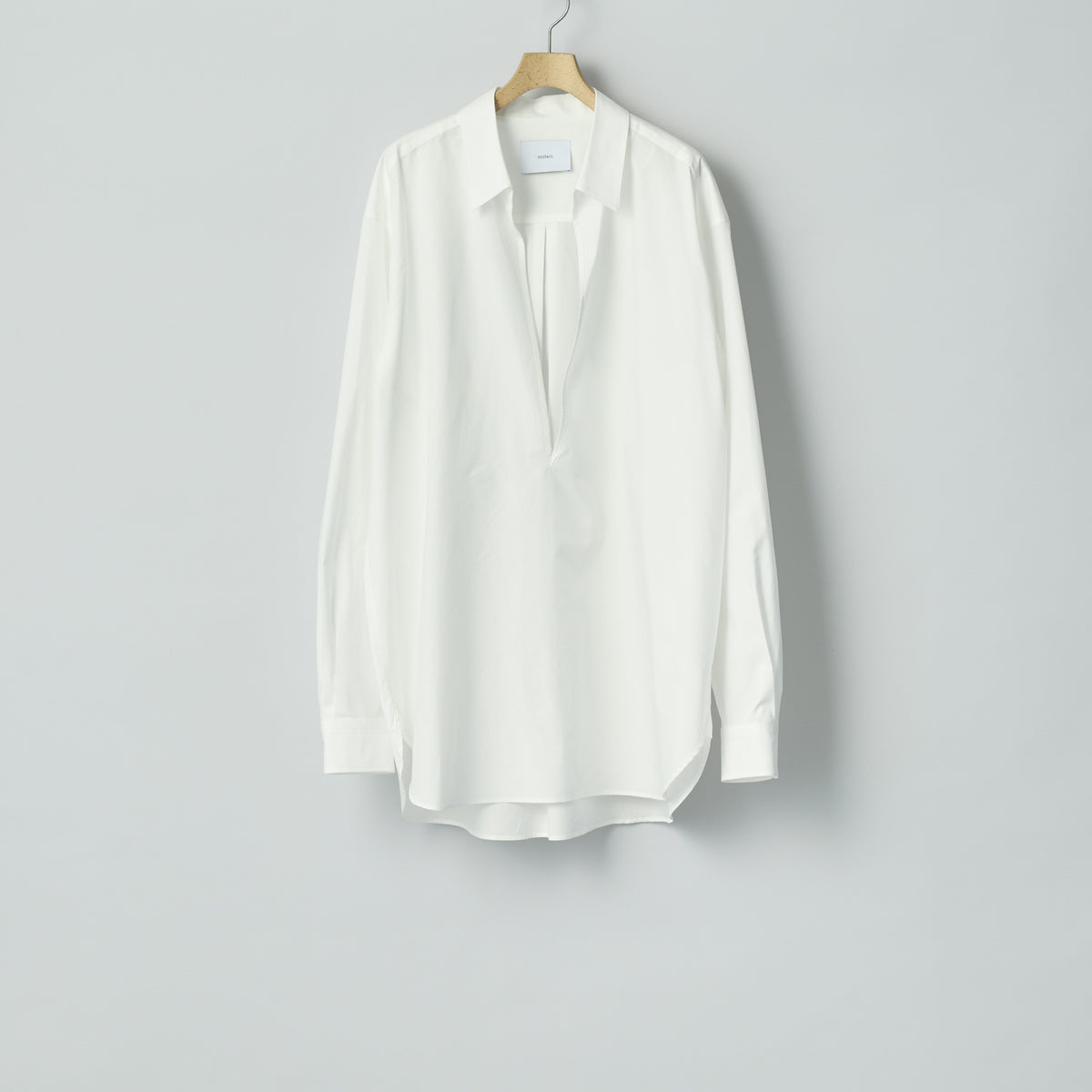 ssstein WHITE SUVIN COTTON OVERSIZED SKIPPER SHIRT SS26