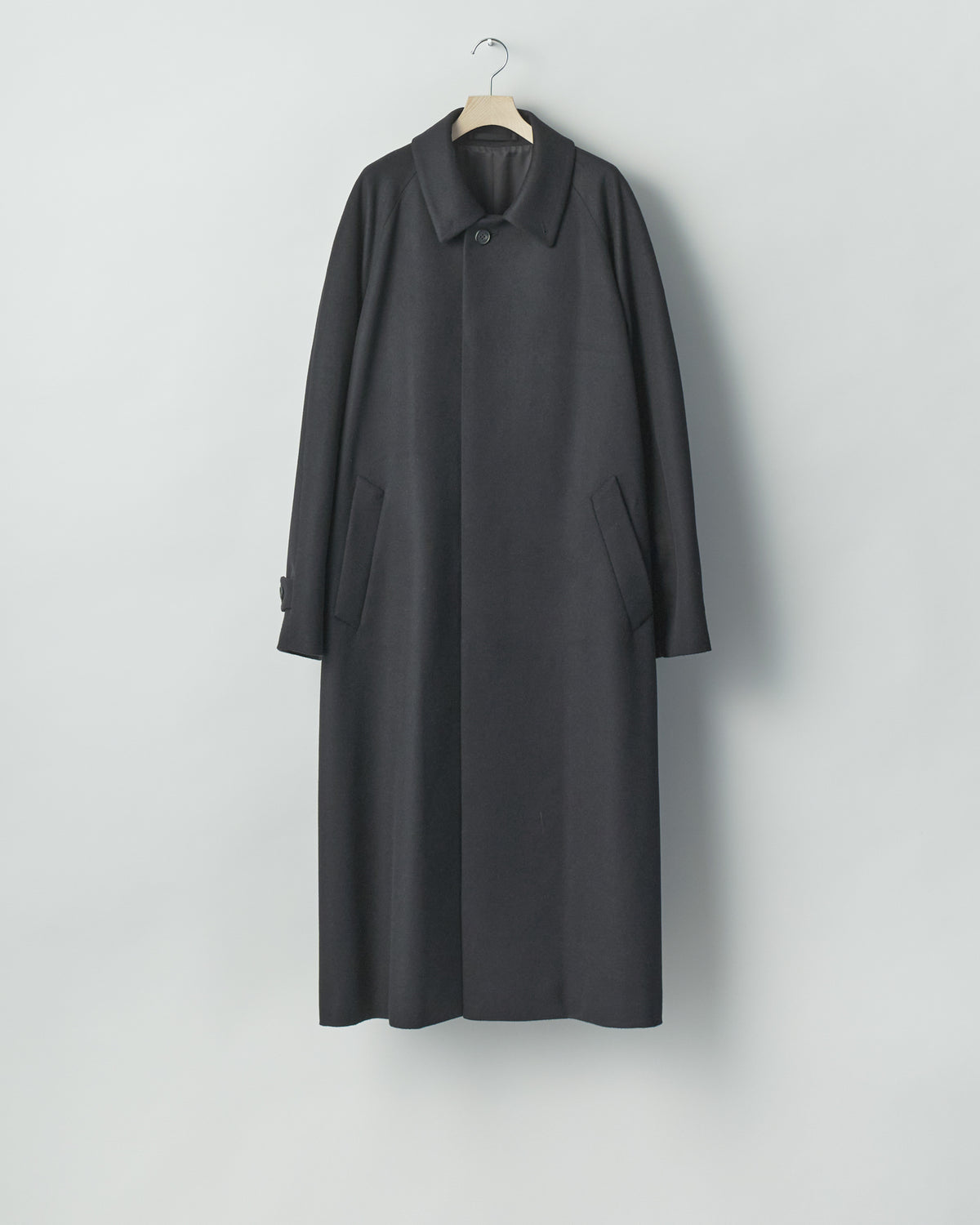 BLACK WOOL CASHMERE RAGLAN SLEEVE BALMACAAN COAT