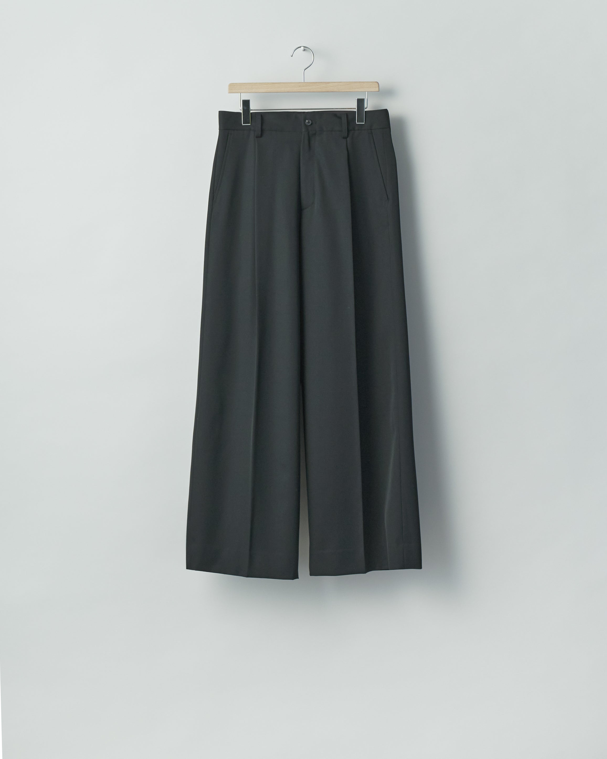 BLACK EXTRA WIDE TROUSERS