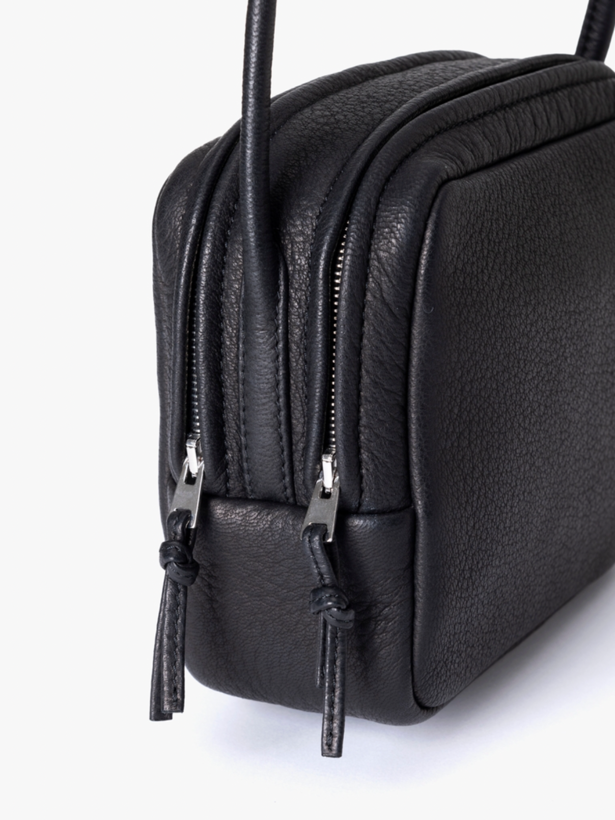 BLACK DEER LEATHER SQUARE SHOULDER BAG DA108