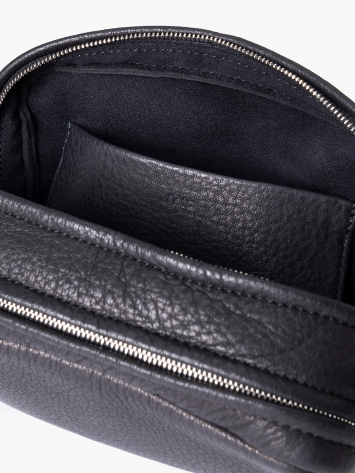 BLACK DEER LEATHER SQUARE SHOULDER BAG DA108