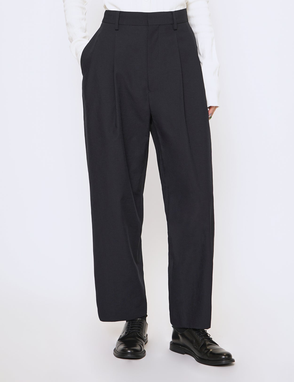 NAVY POLYESTER 2 TUCK PANTS