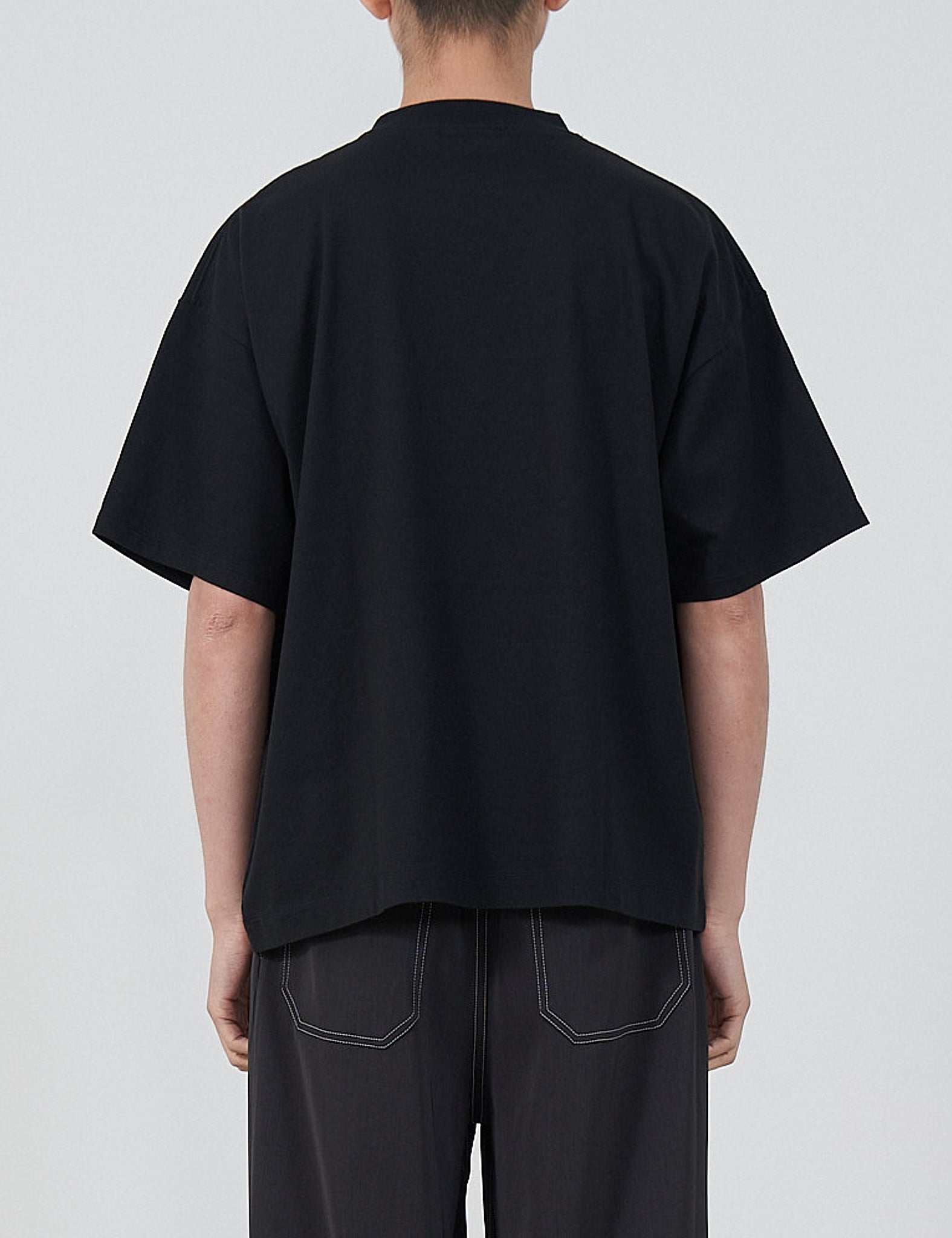BLACK EMBROIDERY T-SHIRT
