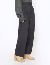 Load image into Gallery viewer, CHARCOAL 3PLEATED WIDE LEG TROUSERS
