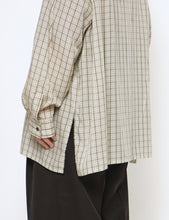 Load image into Gallery viewer, CREAM CUPRO PLAID OPEN COLLAR SHIRT
