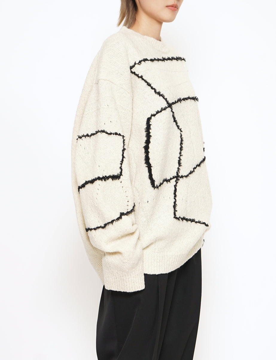 YOKE IVORY CONTINUOUS LINE EMBROIDERY SWEATER – GRAPH LAYER