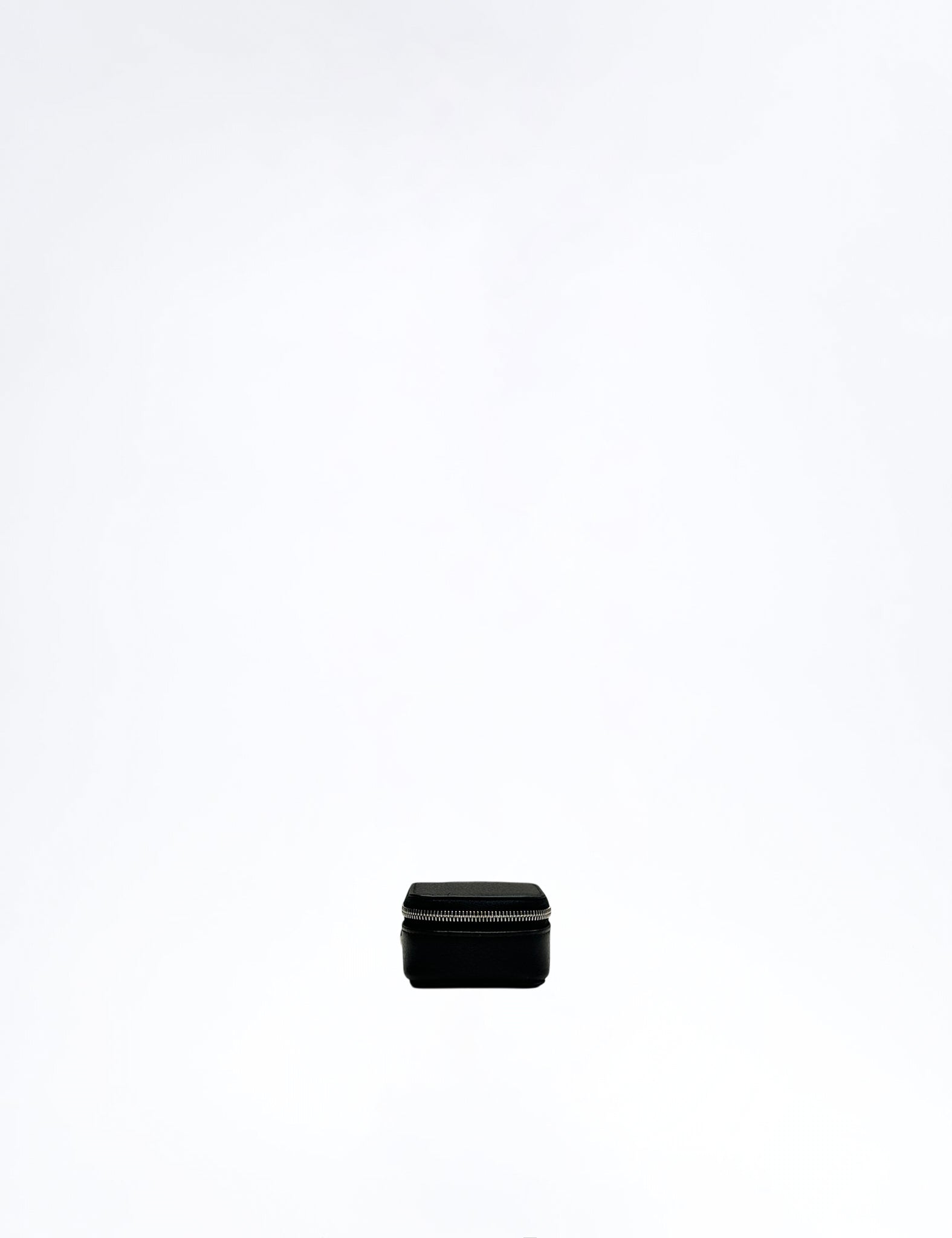 BLACK COW LEATHER SMALL CONTAINER A PG26