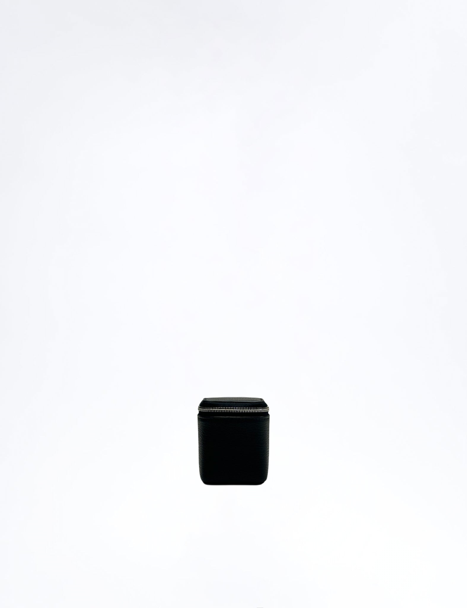 BLACK COW LEATHER SMALL CONTAINER D PG29