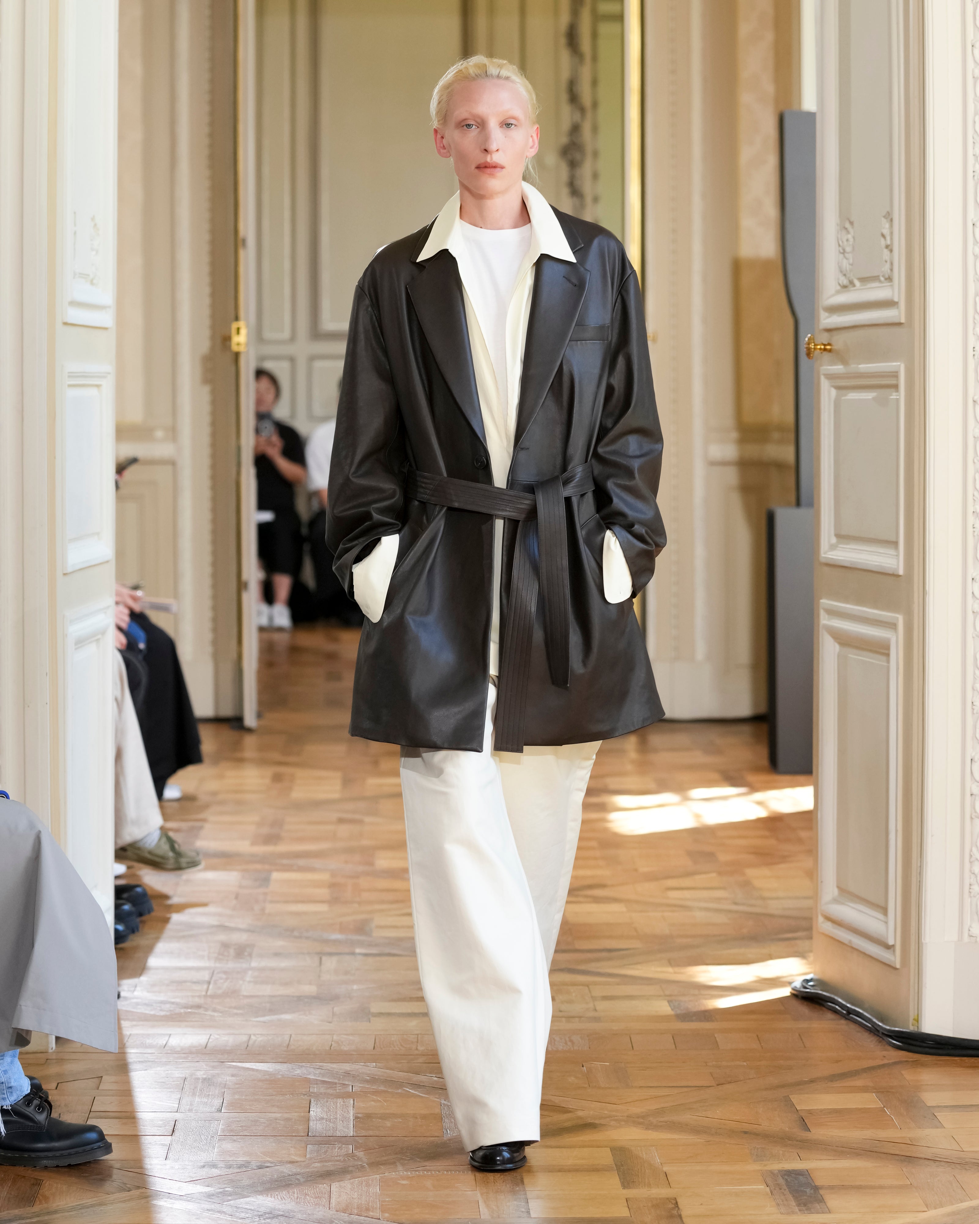 ssstein WHITE SUVIN COTTON OVERSIZED SKIPPER SHIRT SS26