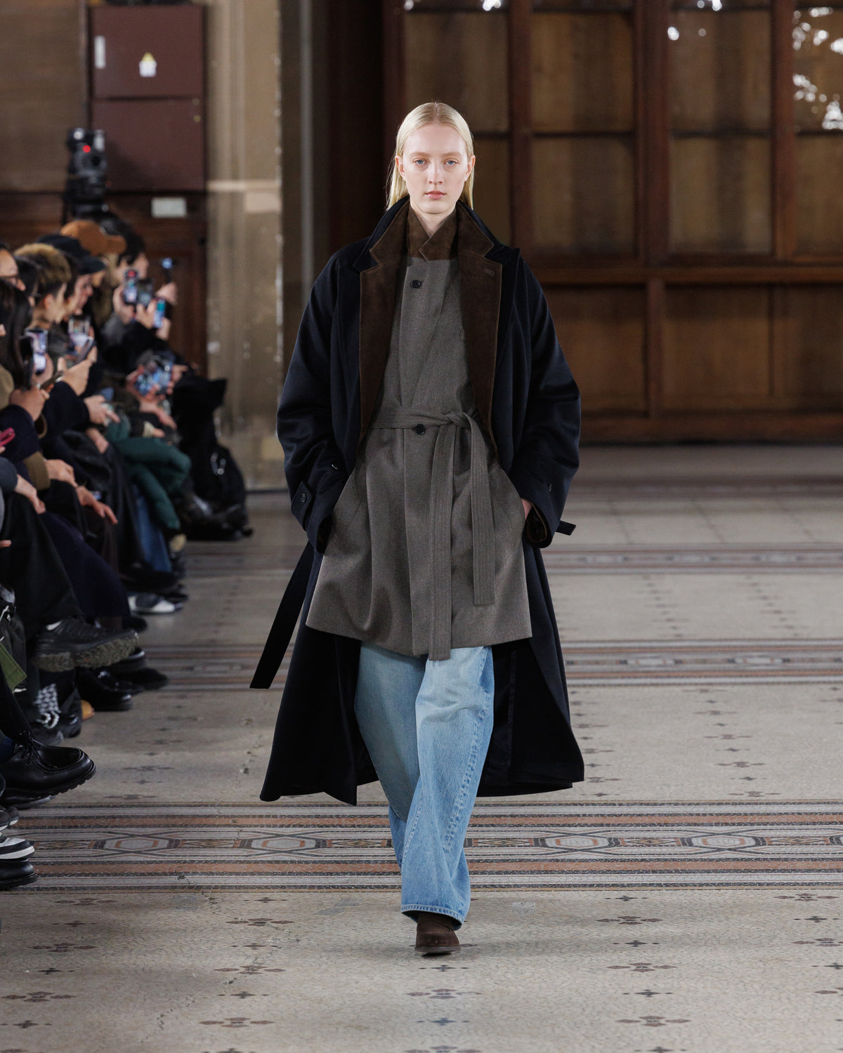 TAUPE WOOL DOESKIN HALF COAT