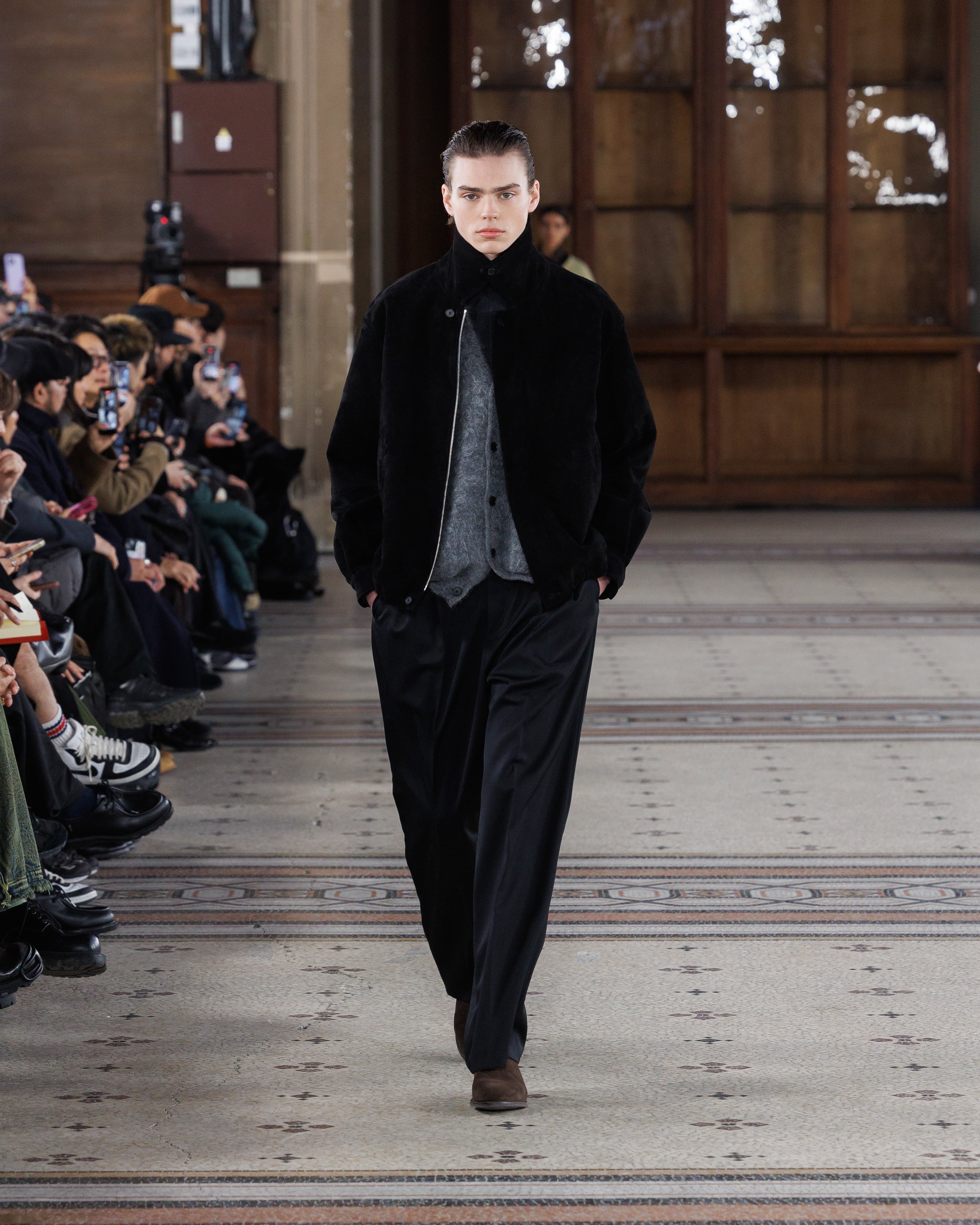 BLACK LONG WIDE TROUSERS