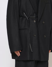 Load image into Gallery viewer, BLACK OVERSIZED PEAK LAPEL JACKET
