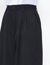 Load image into Gallery viewer, BLACK WIDE EASY SHORT TROUSERS
