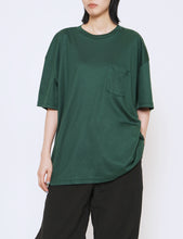 Load image into Gallery viewer, GREEN OVERSIZED LYOCELL POCKET TEE
