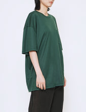 Load image into Gallery viewer, GREEN OVERSIZED LYOCELL POCKET TEE
