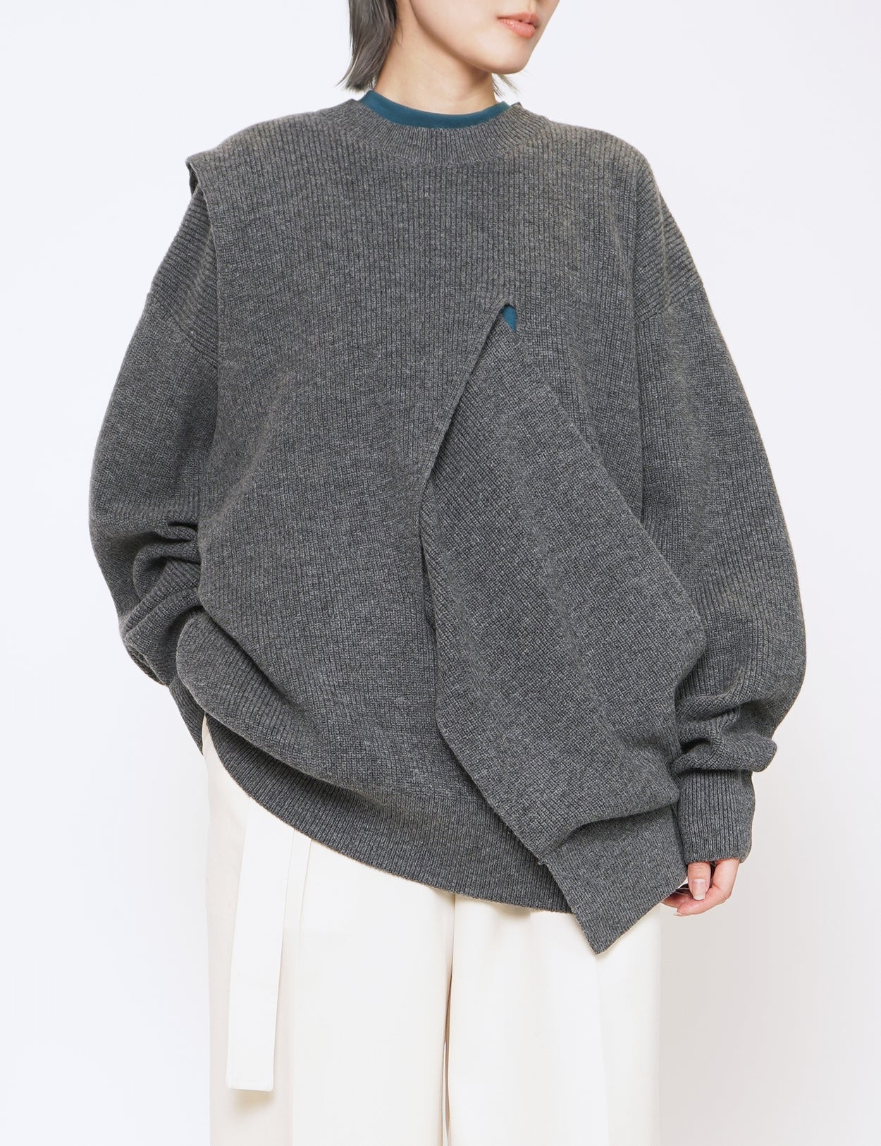 GREY CROSSOVER LONG SLEEVE KNIT