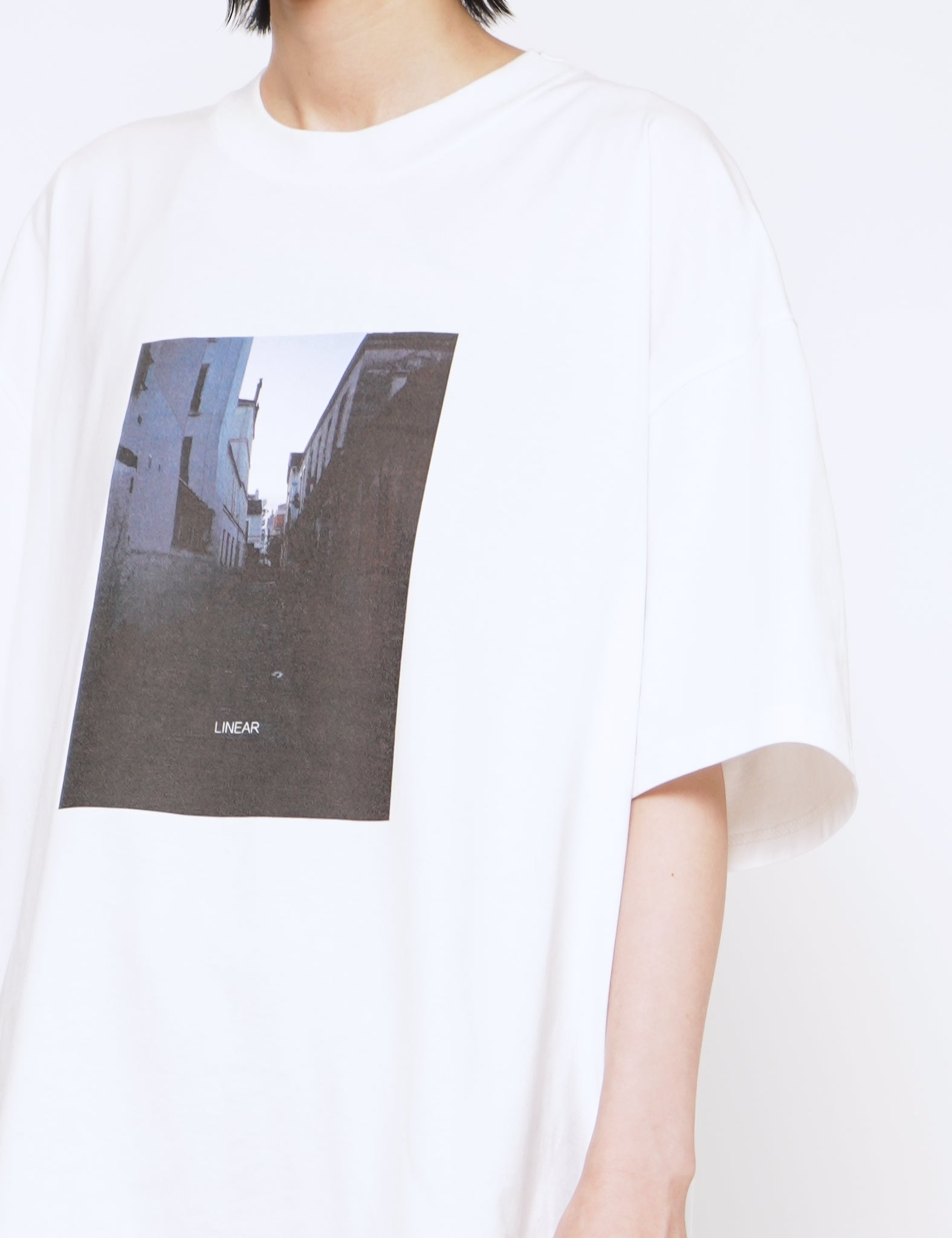 WHITE SUPERIOR PIMA PRINT TEE -SHOOT-