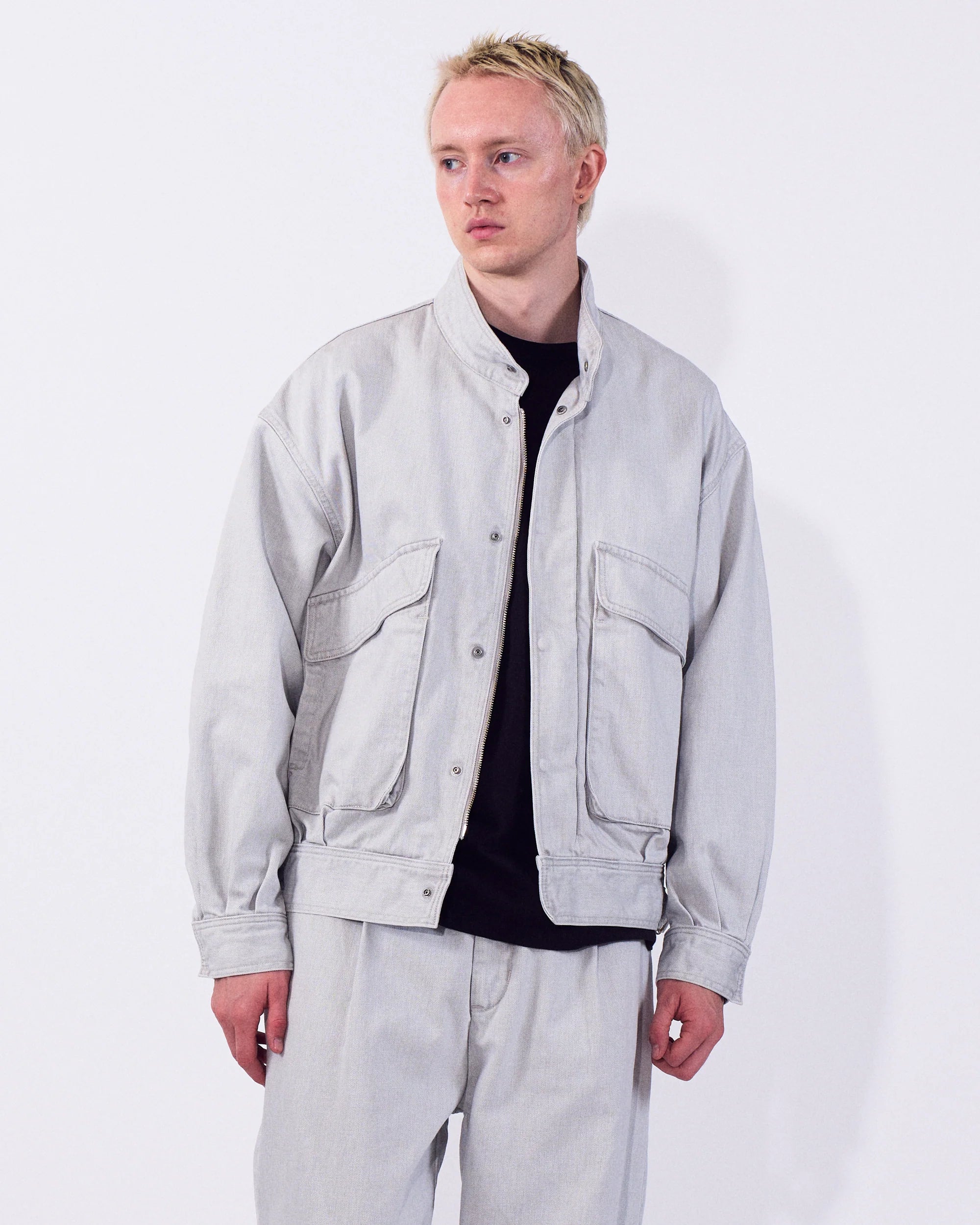 GRAYSH WHITE SURFACE DYED DENIM STAND COLLAR BLOUSON