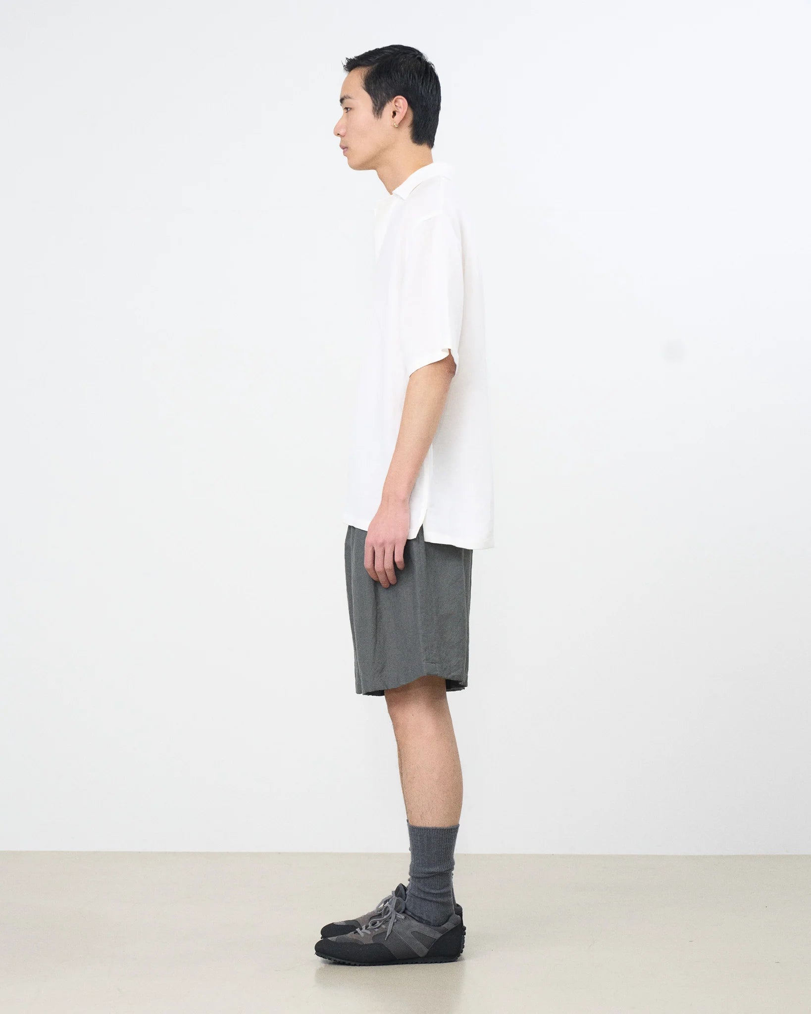 WHITE LINEN SKIPPER POLO SHIRT